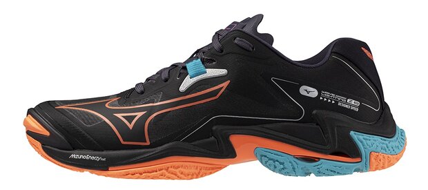 Mizuno wave Lightning z8 